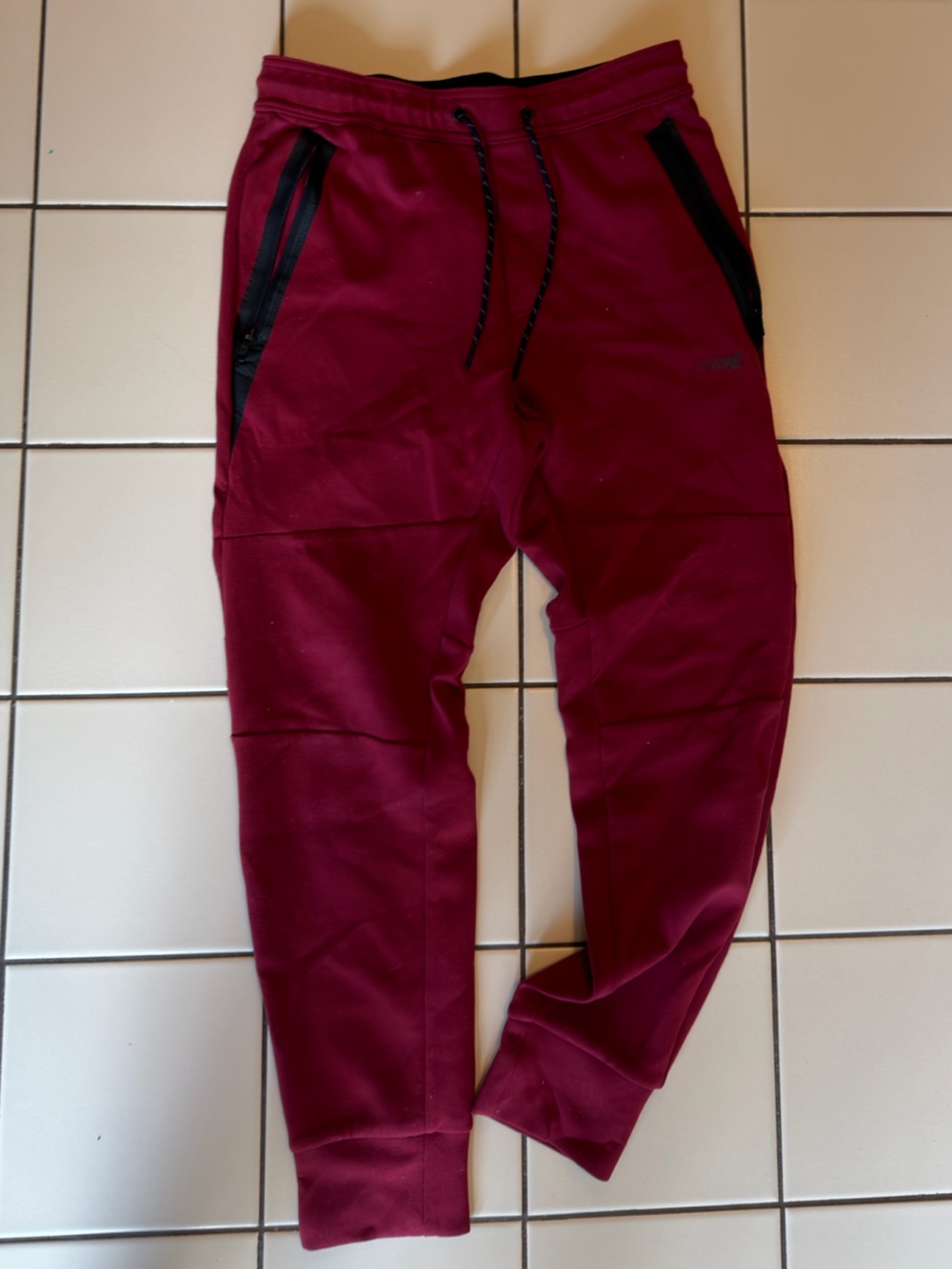 American Eagle Outfitters Men's Wine Burgundy Jogger Pants